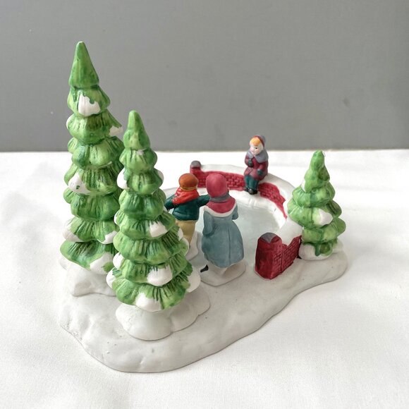 Lemax Dickensvale Porcelain Skating Pond Christmas Village #13001 Scene 1991 VG+ - Picture 6 of 10